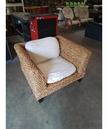 FAUTEUIL CORDAGE TRESSÉE ET ROTIN COUSSINS BLANC PIEDS BOIS 
