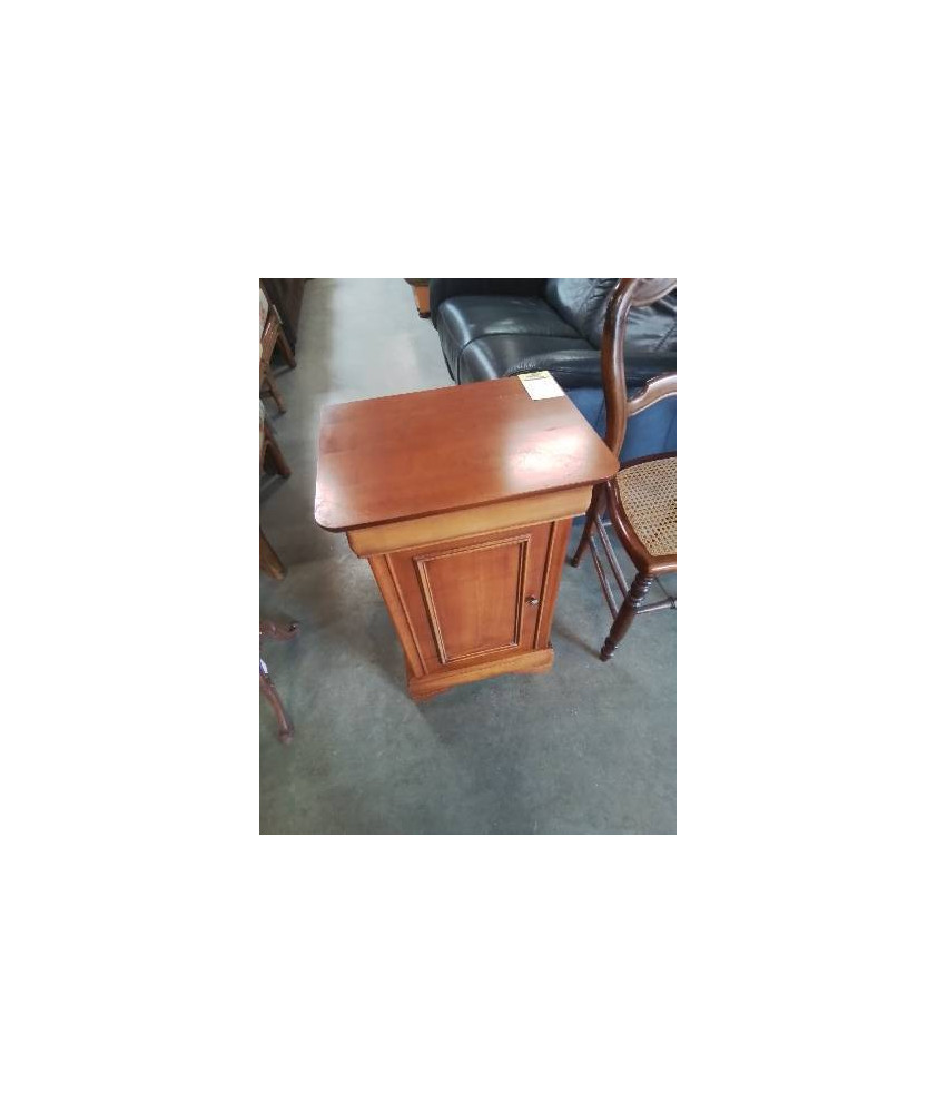 CHEVET BOIS CLAIR MOULURÉ 1 TIROIR 1 PORTE STYLE LOUIS PHILIPPE 