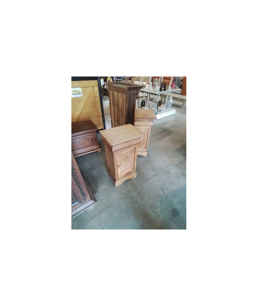 CHEVET BOIS CLAIR MOULURÉ STYLE LOUIS PHILIPPE 1 TIROIR 1 PORTE
