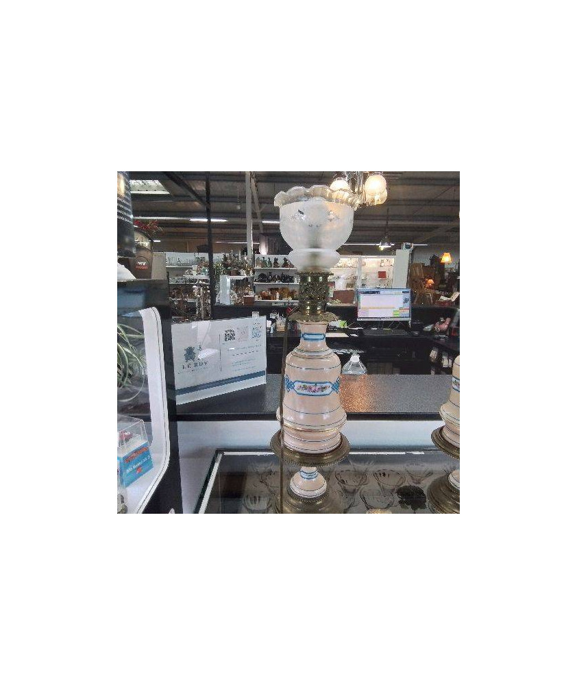 LAMPE A PETROLE 
