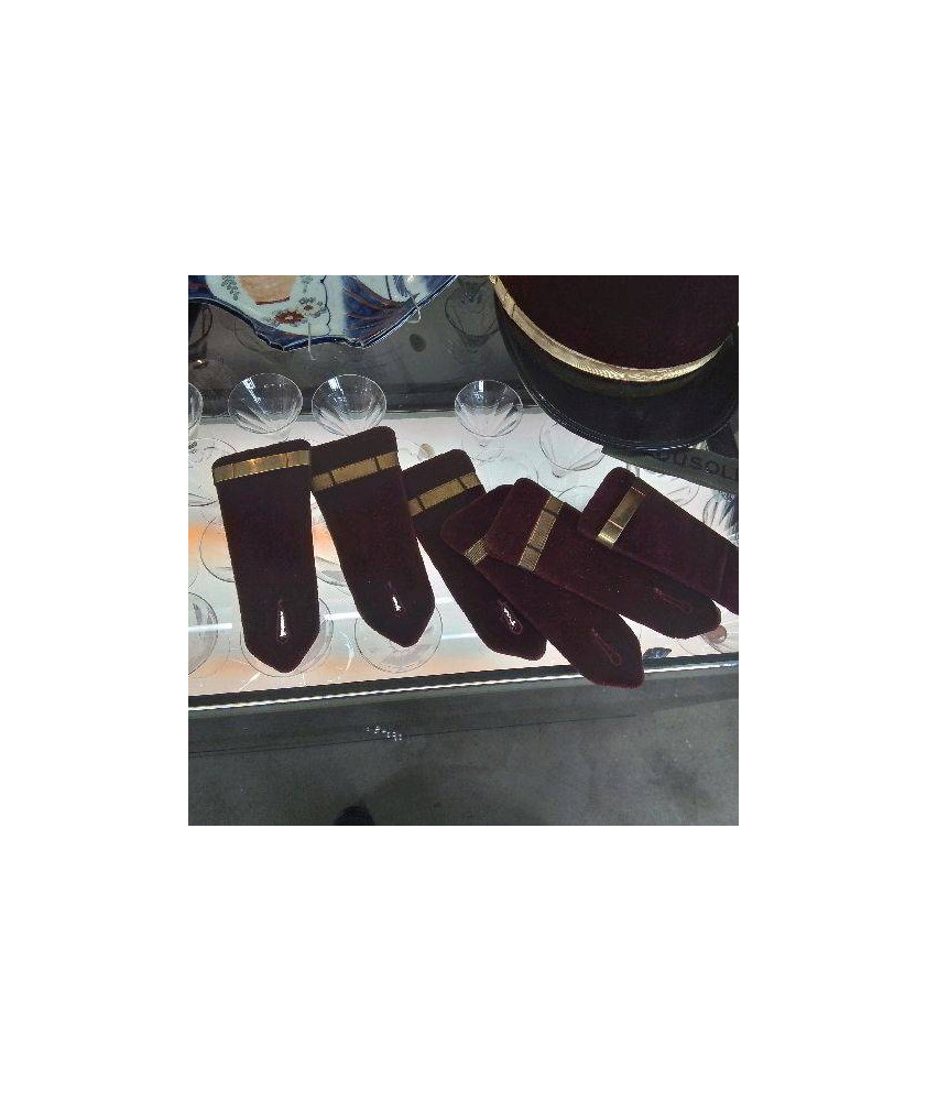 EPAULETTE