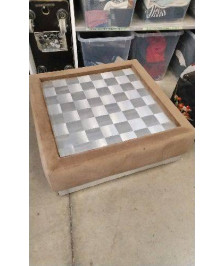 TABLE BASSE ANNEES 70 VELOURS PLATEAU ACIER TRESSE 