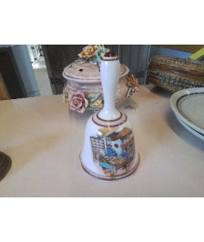 CLOCHE DE TABLE EN PORCELAINE 