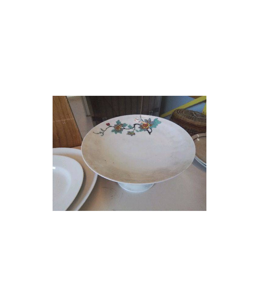 PLAT EN PORCELAINE 