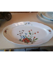 PLAT EN PORCELAINE 