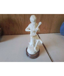 FIGURINE EN RESINE 