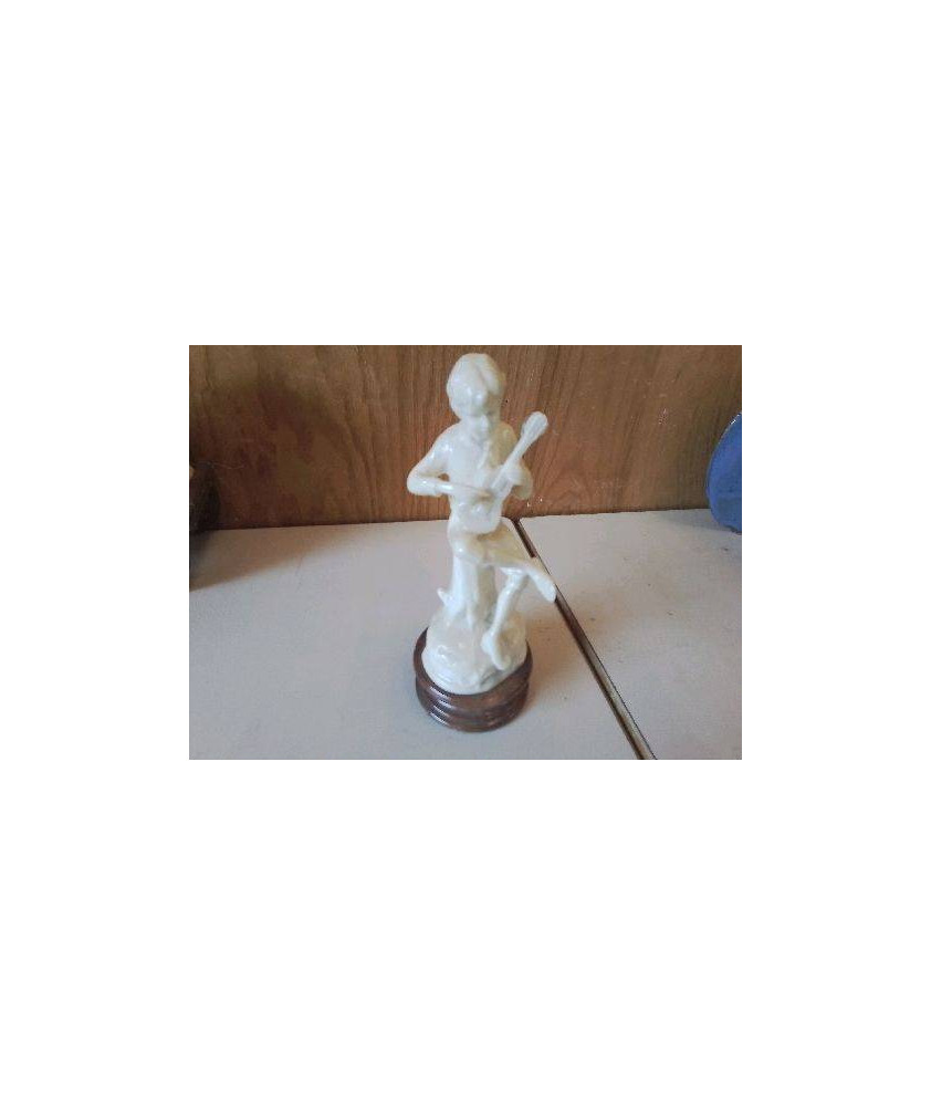 FIGURINE EN RESINE 