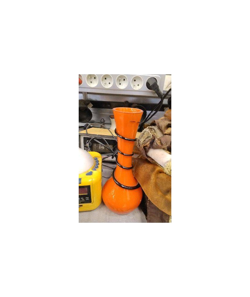 VASE ORANGE ET NOIR 