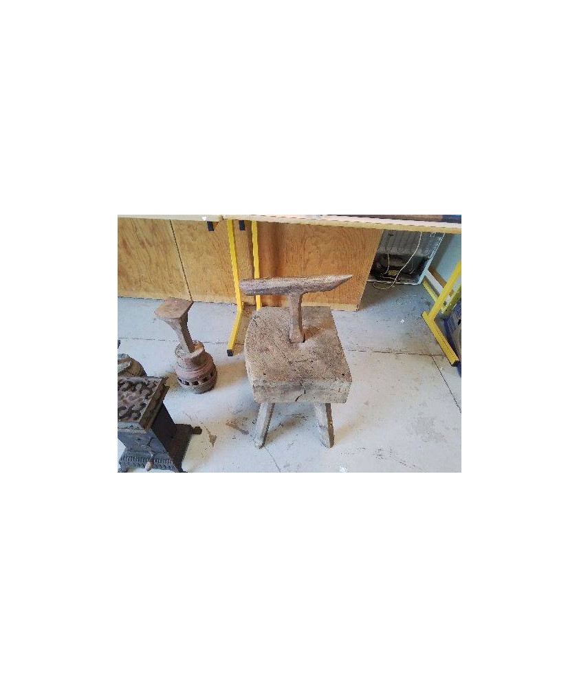 ENCLUME SUR PIED 
