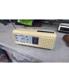 REVEIL A PILES VINTAGE EN LETAT (RADIO HS)