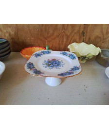 PLAT EN PORCELAINE FINE 