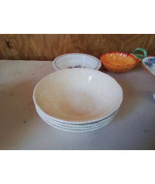 LOT DE 4 BOLS EN PORCELAINE 