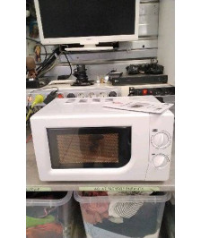 MICRO ONDES TOP BUDGET / 700W