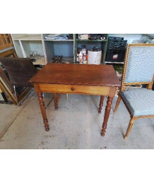 PETITE BUREAU 