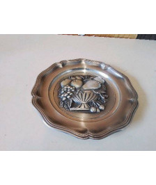 ASSIETTE SCULPTÉ EN ETAIN 