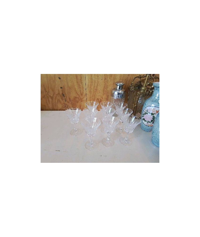 LOT DE 11 VERTES EN CRISTAL 