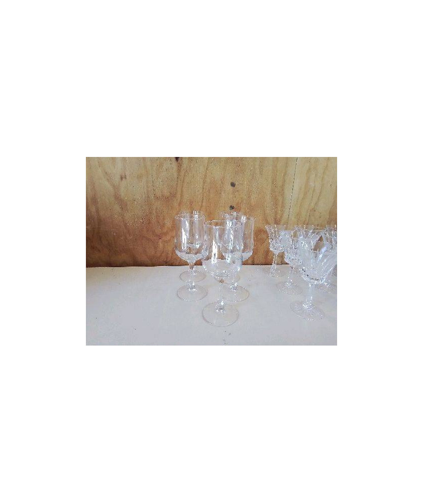 LOT DE 5 VERRES À PIED 