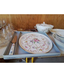 COFFRET GRAND PLAT EN PORCELAINE AVEC SON COUTEAU 