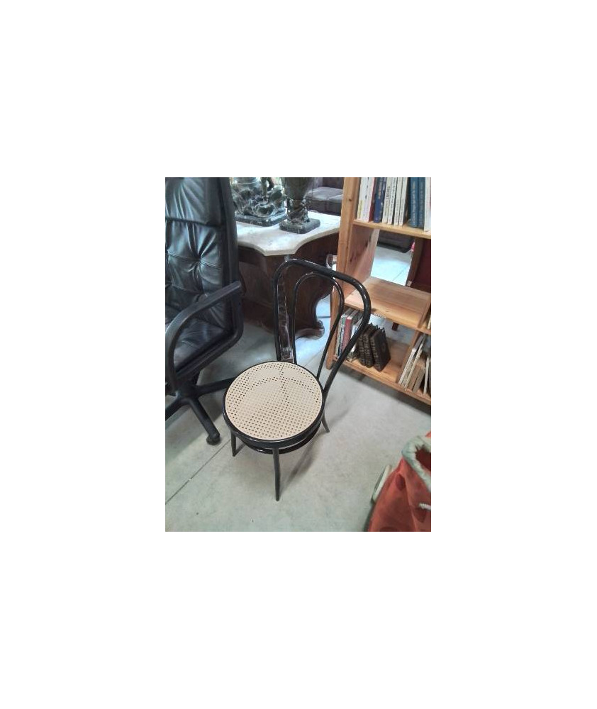 CHAISE BISTROT MÉTAL NOIR COURBÉ ASSISE CANNÉE 