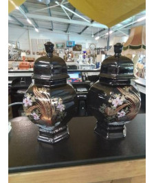 PAIRE DE VASES COUVERTS CÉRAMIQUE NOIR DECOR AUX OISEAUX ET FLEURS STYLE ASIATIQUE