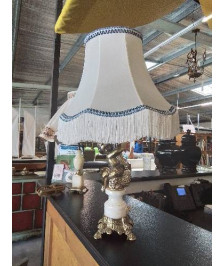 LAMPE ALBATRE ET MÉTAL DORÉ AU CHÉRUBIN AJ  RANGE