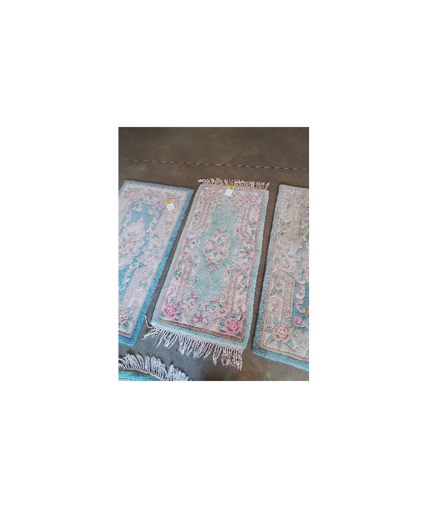TAPIS LAINE FAIT MAIN BLEU RISE ECRU A FLEURS 120X60CM