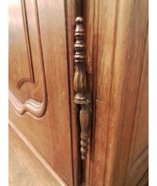 ARMOIRE 2 CORPS A RESTAURER 