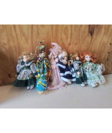 POUPÉE DE PORCELAINE 