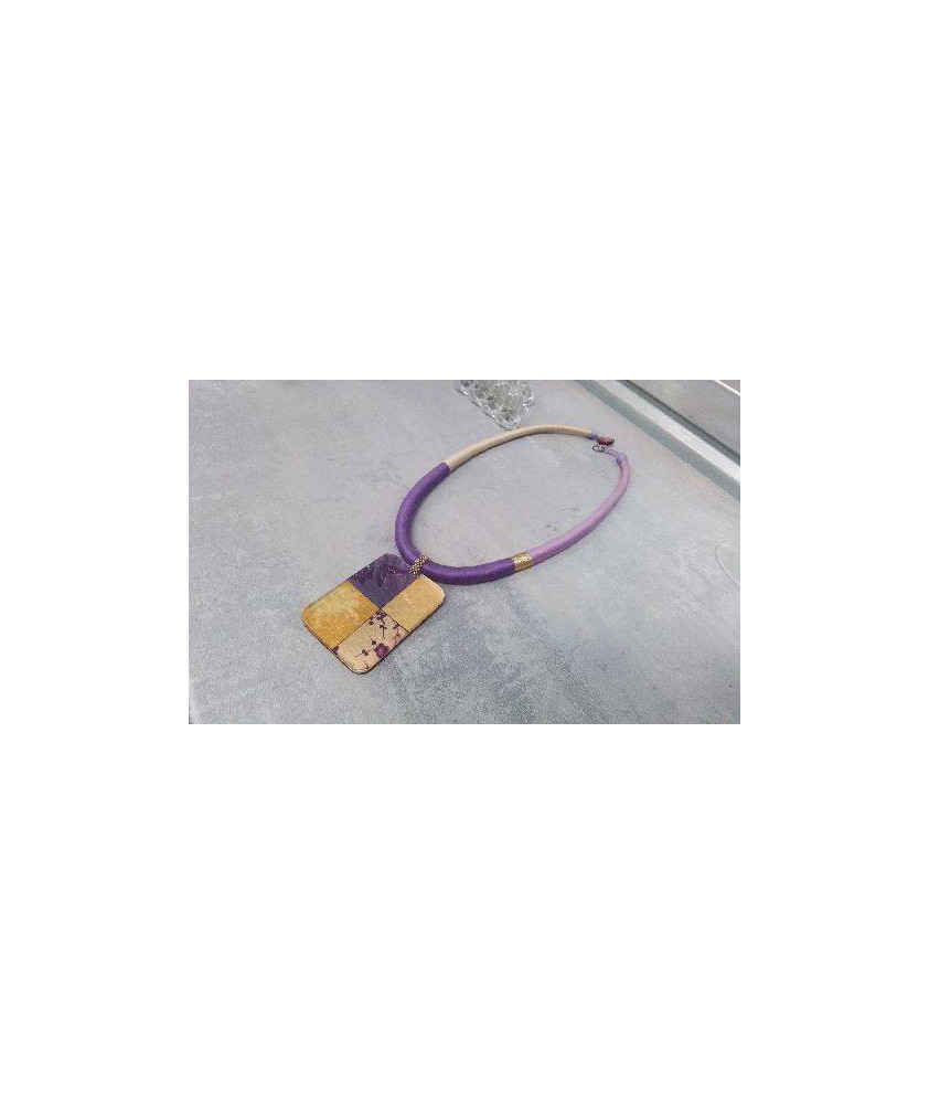 COLLIER 