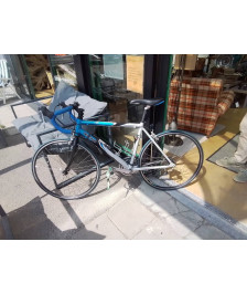 VELO DE COURSE + UNE ROUE DE RECHANGE 