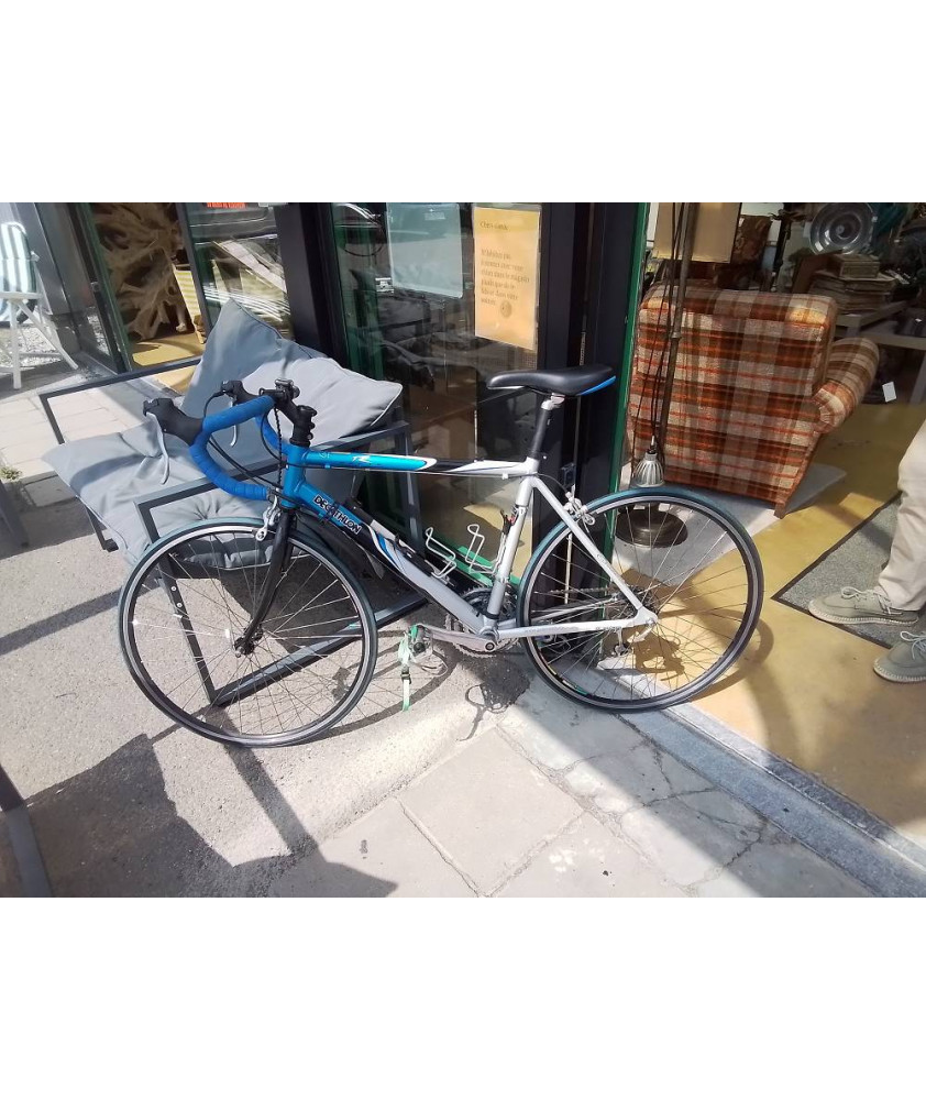 VELO DE COURSE + UNE ROUE DE RECHANGE 