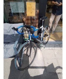 VELO DE COURSE + UNE ROUE DE RECHANGE 