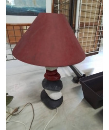 LAMPE GALETS GRIS ECRU ROUGE AJ ROUGE