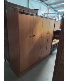 ARMOIRE LINGERE PENDERIE BOIS CLAIR 4 PORTES 2 TIROIRS ANNÉES 60 EN L\'ÉTAT 