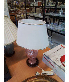 LAMPE CÉRAMIQUE ROSE SOCLE BOIS AJ ECRU LISERÉ DORÉ 