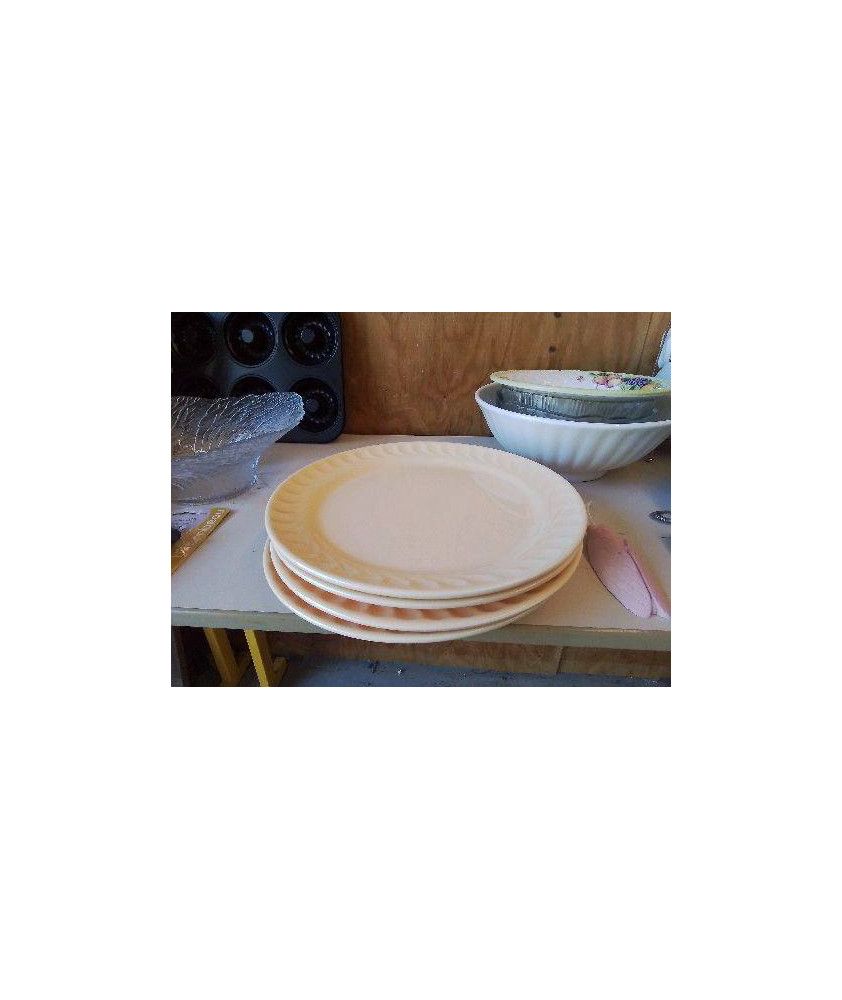 LOT DE 4 ASSIETTES PLATES BEIGE 