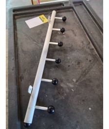 PORTE MANTEAU MURAL MÉTAL BLANC 6 PATÈRES BOULES RÉSINE NOIR