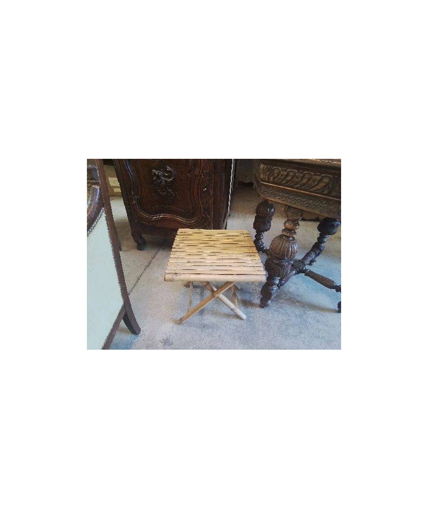 TABOURET EN BAMBOU 