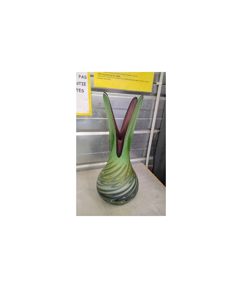 VASE PATE DE VERRE VERT SIGNE DARIUS ZARRIN