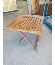 TABLE DE JARDIN CARRÉE PLIANTE BOIS AJOURÉ 