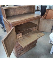 SECRETAIRE