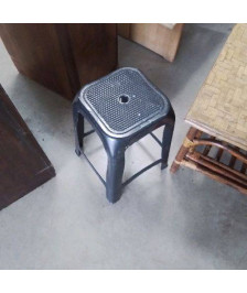 TABOURET PLASTIQUE