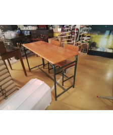 TABLE DE BUREAU AVEC 2 CHAISES 