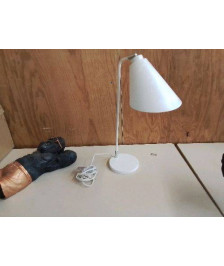 LAMPE A POSER