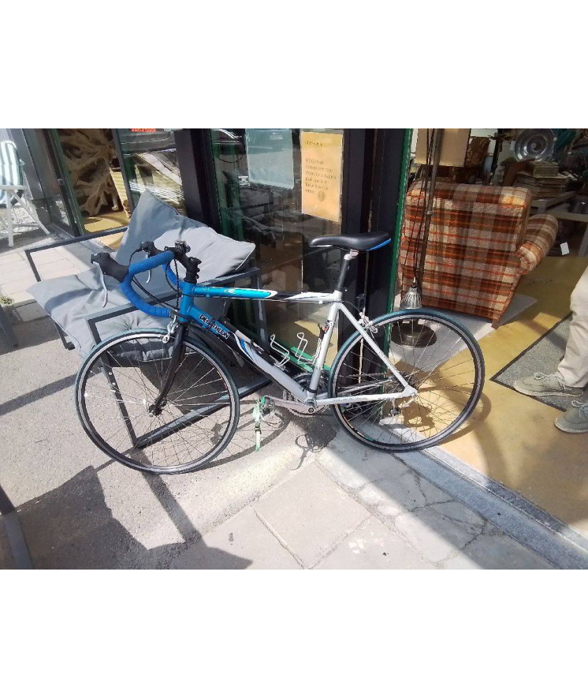 VELO DE COURSE + UNE ROUE DE RECHANGE 