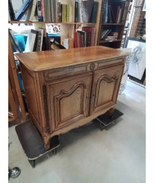 BUFFET 2 PORTES BOIS CLAIR MOULURÉ PIEDS CAMBRÉ 