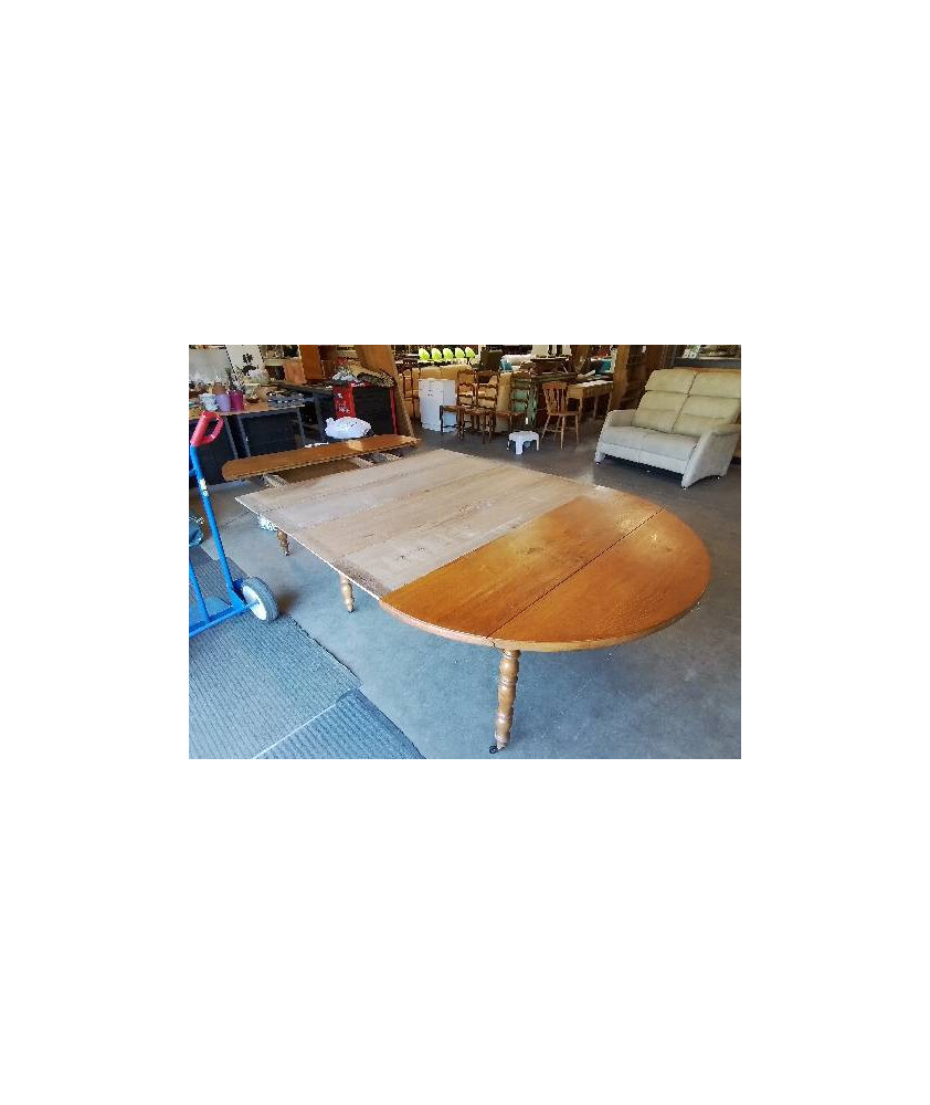TABLE RONDE EXTENSIBLE CHENE PIEDS FIN XIXE OUVRANT A 286 CM 4 RALLONGES DE 30 CM TABLE RONDE EXTENSIBLE CHENE PIEDS FIN XIXE OUVRANT A 286 CM 4 RALLONGES DE 30 CM