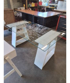BUREAU RECTANGULAIRE SUR PIEDS BOIS BLANC 2 NICHE PLATEAU VERRE