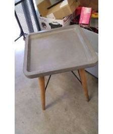 TABLE BASSE CARREE RESINE