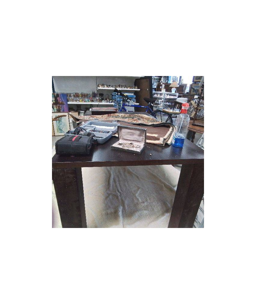 TABLE MODERNE 